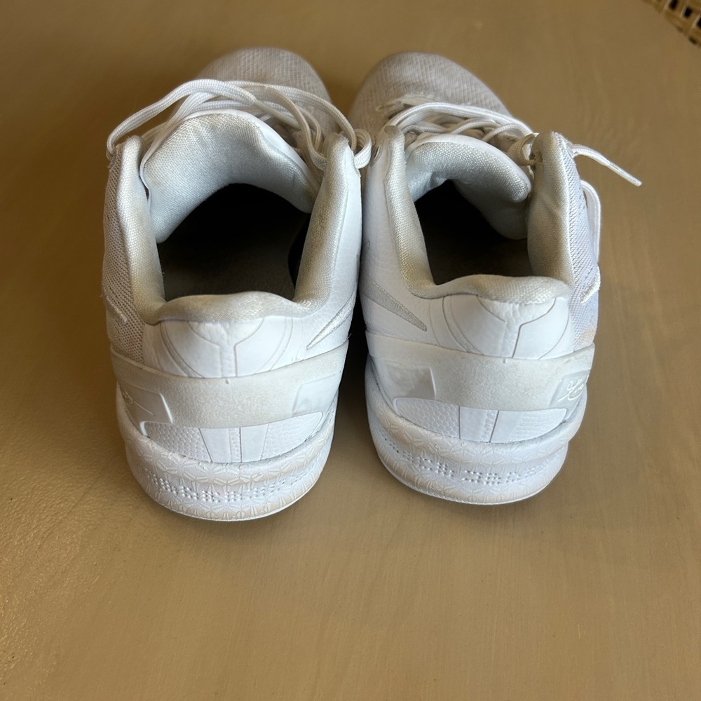 Nike Kobe 8 protro Halo size 4.5 100% authentic - Picture 3 of 7